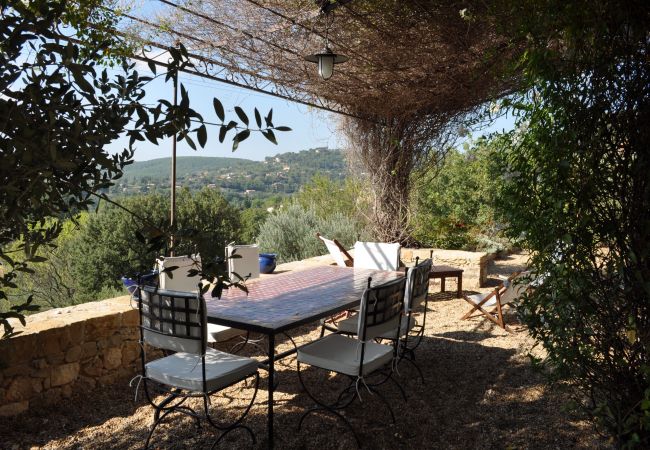 Maison à Cotignac - Le Collet : Maison confort et vue exceptionnelle sur Provence Verte