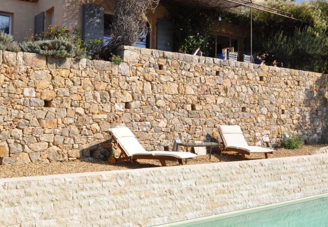 Maison à Cotignac - Le Collet : Maison confort et vue exceptionnelle sur Provence Verte