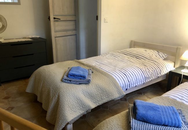 Maison à Cotignac - Les 2 Palmiers : 6 à 10 vacances détente en Provence Maison à Cotignac - Les 2 Palmiers : 6 à 10 vacances détente en Provence