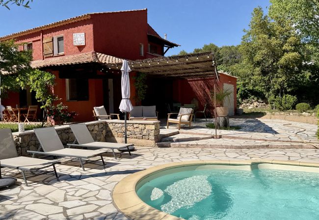  à Cotignac - Les Valérianes, location saisonnière 3* en Provence avec piscine privée