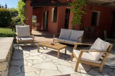 Maison à Cotignac - Les Valérianes, location saisonnière 3* en Provence avec piscine privée