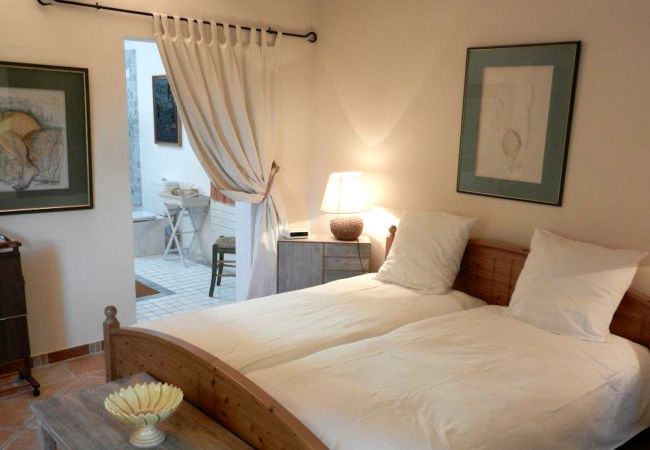 Maison à Cotignac - La Ralaye : tranquillité à proximité des commerces et restaurants Maison à Cotignac - La Ralaye : tranquillité à proximité des commerces et restaurants