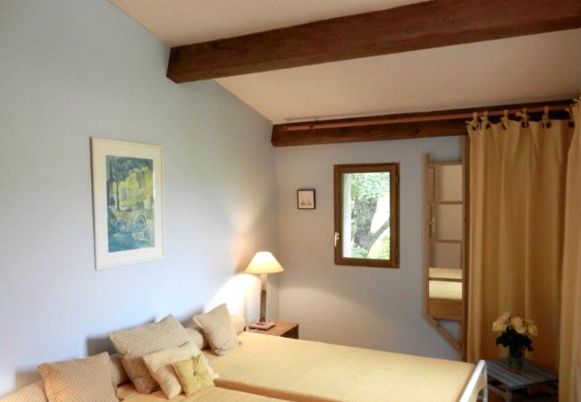 Maison à Cotignac - La Ralaye : tranquillité à proximité des commerces et restaurants Maison à Cotignac - La Ralaye : tranquillité à proximité des commerces et restaurants