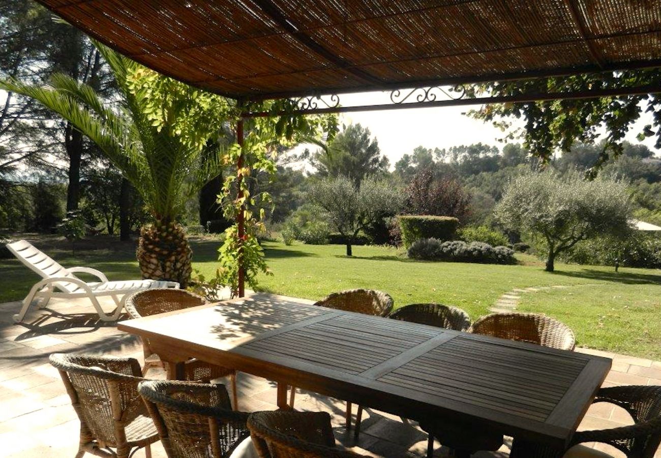 Maison à Cotignac - La Ralaye : tranquillité à proximité des commerces et restaurants Maison à Cotignac - La Ralaye : tranquillité à proximité des commerces et restaurants