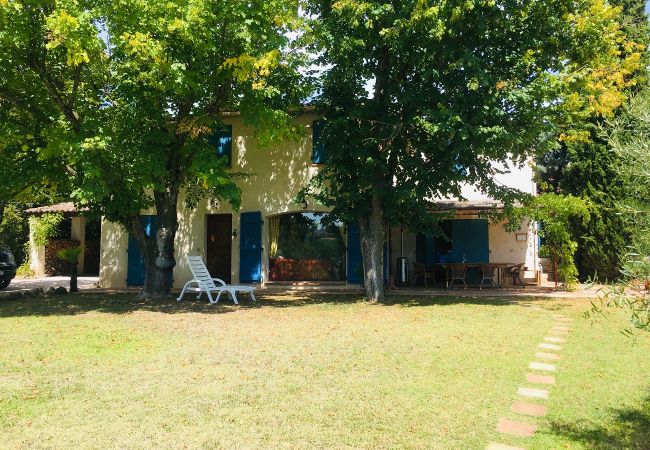 Maison à Cotignac - La Ralaye : tranquillité à proximité des commerces et restaurants Maison à Cotignac - La Ralaye : tranquillité à proximité des commerces et restaurants