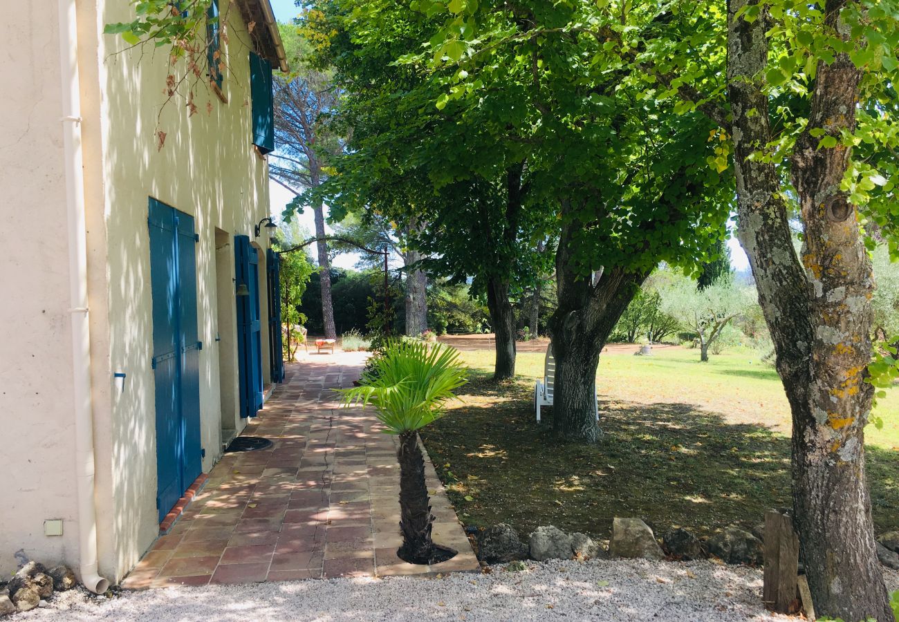 Maison à Cotignac - La Ralaye : tranquillité à proximité des commerces et restaurants Maison à Cotignac - La Ralaye : tranquillité à proximité des commerces et restaurants