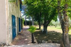 Maison à Cotignac - La Ralaye : tranquillité à proximité des commerces et restaurants