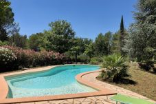 Maison à Cotignac - Clos des chênes : idéal pour des vacances en famille