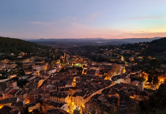 Maison à Cotignac - La Belle Etoile : terrasse et jardin privé avec vue exceptionnelle Maison à Cotignac - La Belle Etoile : terrasse et jardin privé avec vue exceptionnelle