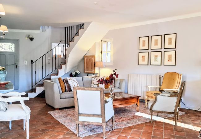 Maison à Cotignac - La Belle Etoile : terrasse et jardin privé avec vue exceptionnelle Maison à Cotignac - La Belle Etoile : terrasse et jardin privé avec vue exceptionnelle