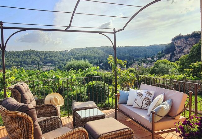 Maison à Cotignac - La Belle Etoile : terrasse et jardin privé avec vue exceptionnelle Maison à Cotignac - La Belle Etoile : terrasse et jardin privé avec vue exceptionnelle