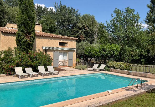  à Cotignac - Le Ferraillon, piscine privée, à distance de marche des commerces et restaurants