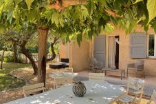 Maison à Cotignac - Le Ferraillon, piscine privée, à distance de marche des commerces et restaurants