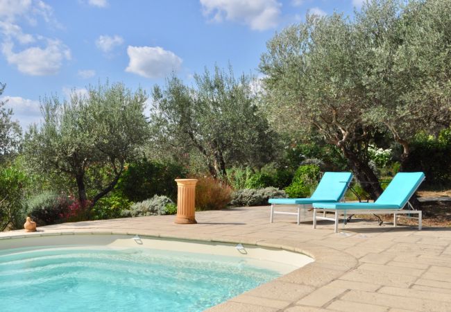  à Cotignac -  Arts &Flores : Location saisonnière en Provence Climatisation, piscine privée (chauffée) et WIFI