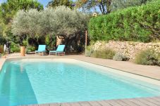 Maison à Cotignac -  Arts &Flores : Location saisonnière en Provence Climatisation, piscine privée (chauffée) et WIFI