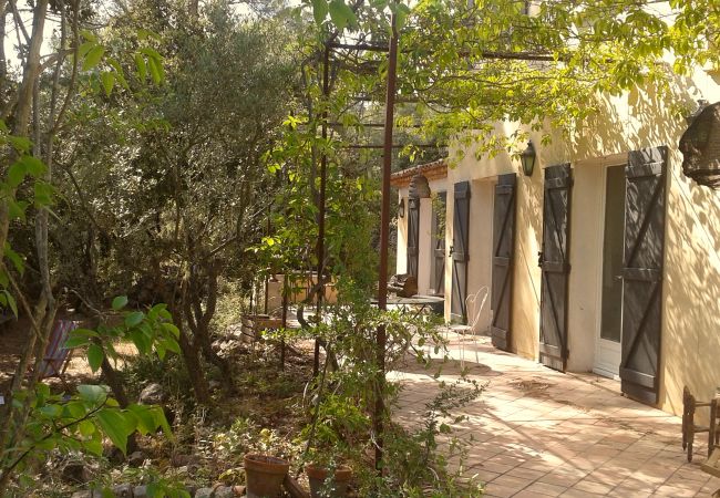 Maison à Carcès - La Cadenière : vacances en famille ou entre amis Maison à Carcès - La Cadenière : vacances en famille ou entre amis