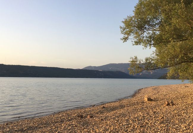 Maison à Carcès - La Cadenière : vacances en famille ou entre amis Maison à Carcès - La Cadenière : vacances en famille ou entre amis