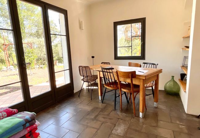 Maison à Carcès - La Cadenière : vacances en famille ou entre amis Maison à Carcès - La Cadenière : vacances en famille ou entre amis