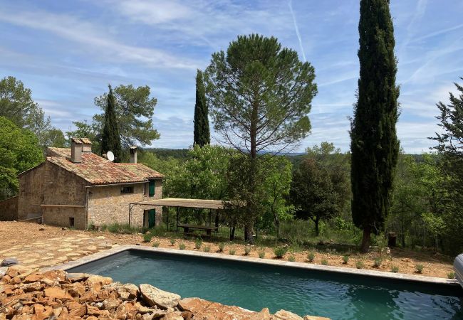  à Cotignac - Le Poucet Oriental : maison pour 6,  alliant charme, nature et piscine chauffée