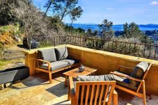 Maison à Cotignac - Évasion Provençale : Maison de Vacances pour 6 avec Piscine Privée